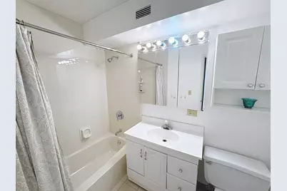 1800 7th Street #10B, East Moline, IL 61244 - Photo 9