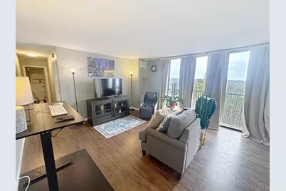 1800 7th Street #10B, East Moline, IL 61244 - Photo 3