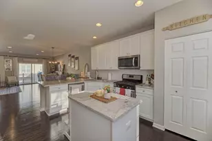 1499 Deer Pointe Dr, South Elgin, IL 60177 - Photo 7