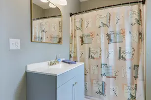 806 W Market St, Bloomington, IL 61701 - Photo 15