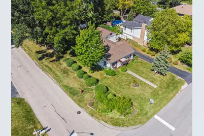 101 Oakleaf Road, Lake in the Hills, IL 60156 - Photo 3