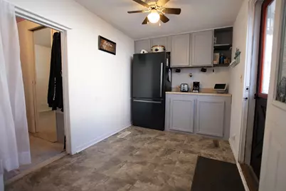 101 Oakleaf Road, Lake in the Hills, IL 60156 - Photo 9