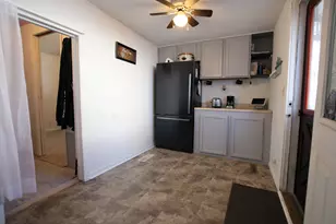 101 Oakleaf Rd, Lake in the Hills, IL 60156 - Photo 9