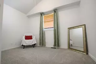 101 Oakleaf Rd, Lake in the Hills, IL 60156 - Photo 15