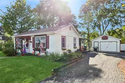 101 Oakleaf Road, Lake in the Hills, IL 60156 - Photo 5