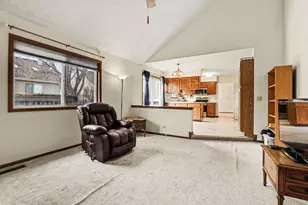 2627 Homestead Dr, Naperville, IL 60564 - Photo 3