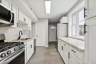 3101 Lebanon Ave, Zion, IL 60099 - Photo 7