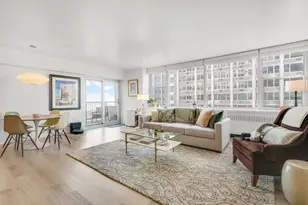 4250 N Marine Dr, Chicago, IL 60613 - Photo 5