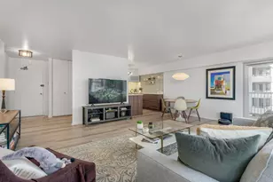 4250 N Marine Dr, Chicago, IL 60613 - Photo 7