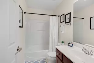 560 Lancaster Dr, Pingree Grove, IL 60140 - Photo 11