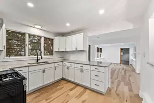 2018 N West St, Wheaton, IL 60187 - Photo 13