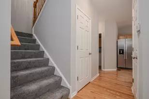 134 Woodview Ct, Glen Ellyn, IL 60137 - Photo 5