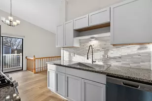 455 Kennedy Pl, Vernon Hills, IL 60061 - Photo 9