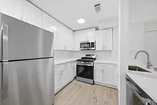 3037 N Southport Ave, Chicago, IL 60657 - Photo 3