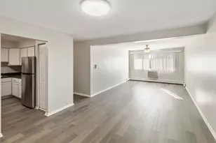 705 S Milwaukee Ave, Libertyville, IL 60048 - Photo 3