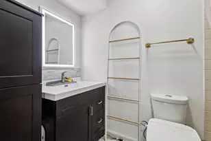 522 E Algonquin Rd, Schaumburg, IL 60173 - Photo 19