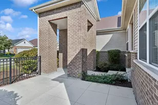 2824 Chevy Chase Ln, Naperville, IL 60564 - Photo 3