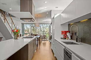 2910 N Sheffield Ave, Chicago, IL 60657 - Photo 5