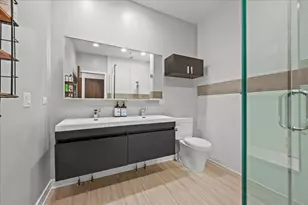 2910 N Sheffield Ave, Chicago, IL 60657 - Photo 17