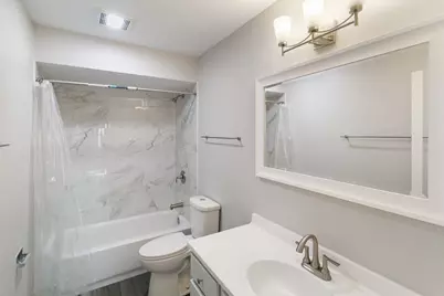 711 S Milwaukee Avenue #105, Libertyville, IL 60048 - Photo 11