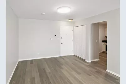 711 S Milwaukee Avenue #105, Libertyville, IL 60048 - Photo 5