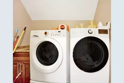 2323 Douglas Avenue, Des Plaines, IL 60018 - Photo 23