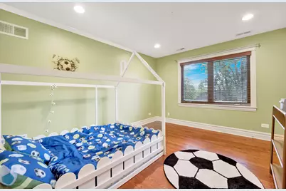 2323 Douglas Avenue, Des Plaines, IL 60018 - Photo 19