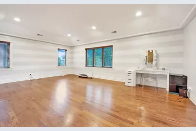 2323 Douglas Avenue, Des Plaines, IL 60018 - Photo 7