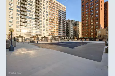 525 W Hawthorne Place #602, Chicago, IL 60657 - Photo 19