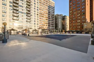 525 W Hawthorne Pl, Chicago, IL 60657 - Photo 19