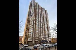 525 W Hawthorne Pl, Chicago, IL 60657 - Photo 1