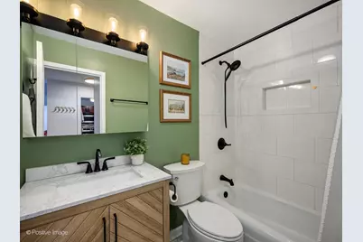 525 W Hawthorne Place #602, Chicago, IL 60657 - Photo 15