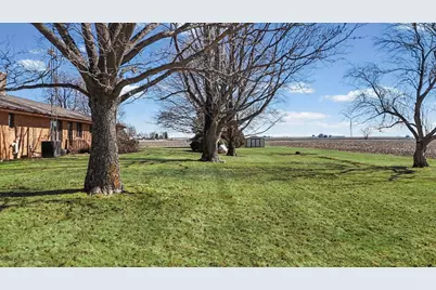 36215 E 200 North Road, Bellflower, IL 62174 - Photo 7