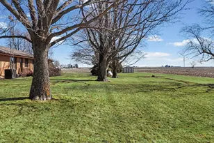 36215 E 200 North Rd, Bellflower, IL 62174 - Photo 7