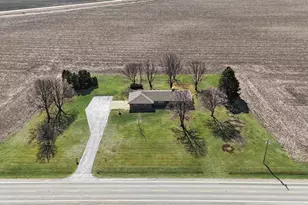 36215 E 200 North Rd, Bellflower, IL 62174 - Photo 3