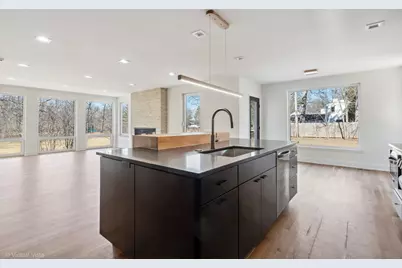 1752 Maclean Court, Glenview, IL 60025 - Photo 15