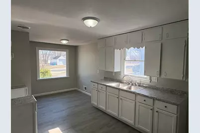 689 Country Club Drive, Kankakee, IL 60901 - Photo 3