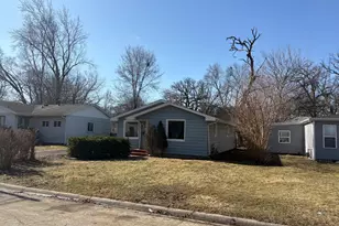 689 Country Club Dr, Kankakee, IL 60901 - Photo 1