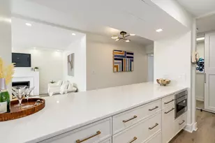 1310 N Ritchie Ct, Chicago, IL 60610 - Photo 5