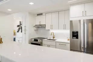 1310 N Ritchie Ct, Chicago, IL 60610 - Photo 11