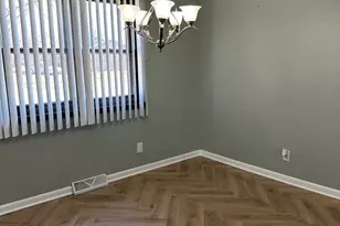 1147 N Chicago Ave, Kankakee, IL 60901 - Photo 11