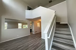 756 Panorama Ct, Aurora, IL 60502 - Photo 3