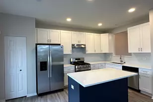 756 Panorama Ct, Aurora, IL 60502 - Photo 7