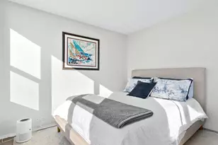 4250 N Marine Dr, Chicago, IL 60613 - Photo 15