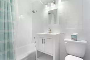 4250 N Marine Dr, Chicago, IL 60613 - Photo 17