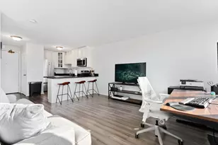 4250 N Marine Dr, Chicago, IL 60613 - Photo 7