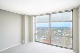 2650 N Lakeview Ave, Chicago, IL 60614 - Photo 11