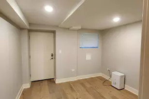 6321 S Eberhart Ave, Chicago, IL 60637 - Photo 3