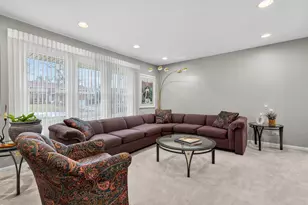 1335 Blair Ln, Hoffman Estates, IL 60169 - Photo 3