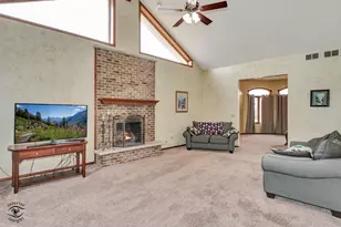 18154 Bettenhausen Dr, Tinley Park, IL 60487 - Photo 3